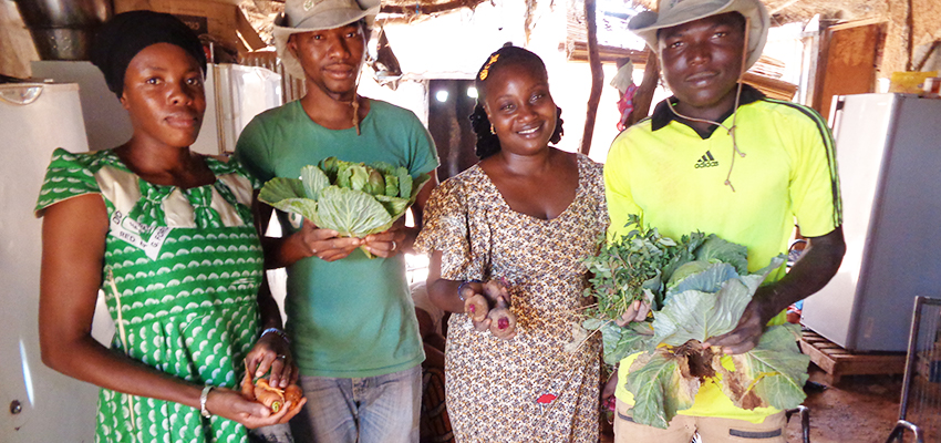 Farmers with their produce — and a need for improved vegetable storage. Bankass, Mopti, Mali.