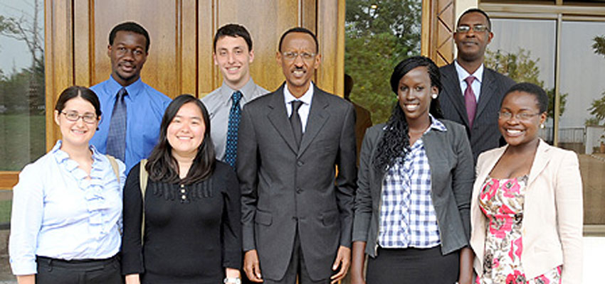 President Kagame with the MIT students after their meeting at Village Urugwiro, yesterday. From left to right: Marisa Simmons, Jonathan Kola, Wunmin Wong, Daniel Bulmash, President Paul Kagame, Faith Keza and Nseabasi Umoh. (Photo Village Urugwiro)