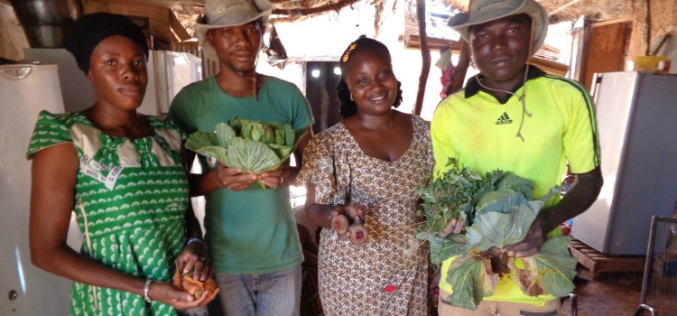Farmers with their produce — and a need for improved vegetable storage. Bankass, Mopti, Mali.