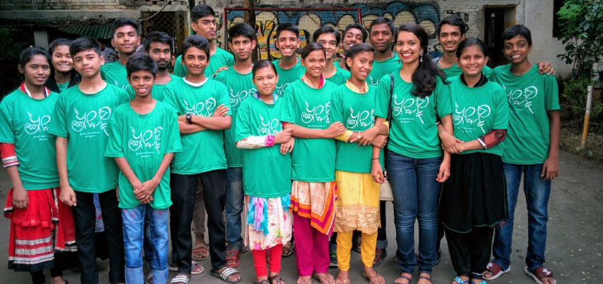 The author, Farita Tasnim '19 (fourth from right) with students in her summer Youth Electronics Program in Bangladesh.