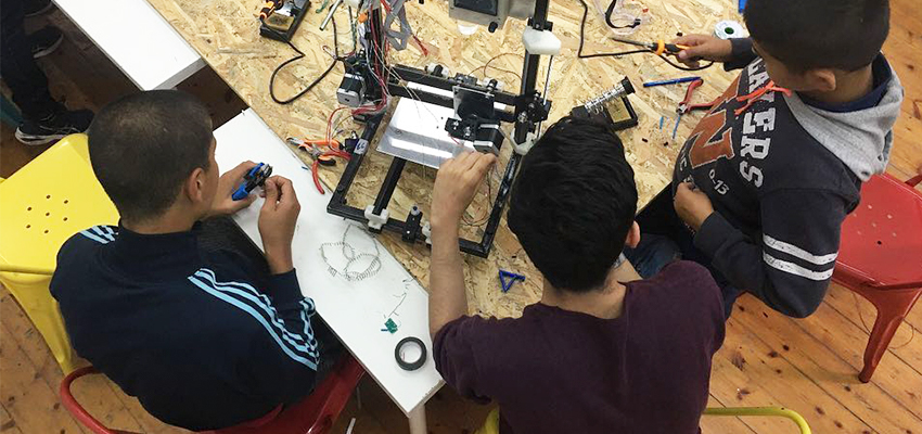 3D Printer workshop for refugee youth in Athens, Greece. Fall 2018.