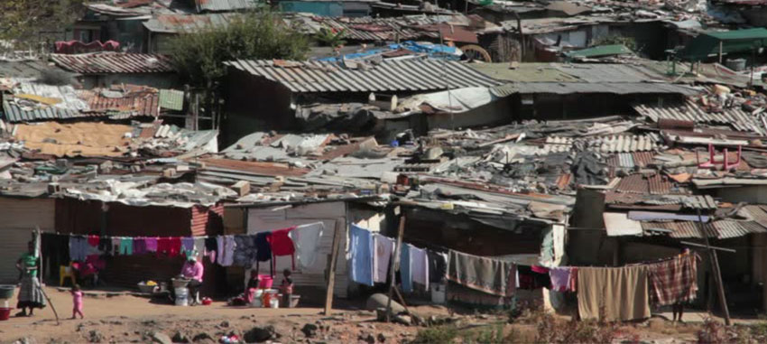 Alexandra Township, Johannesburg, South Africa: an example of the crowded areas in South Africa where it is hard to reach patients who might need medical attention.. Photo: bit.ly/3LQ96MN